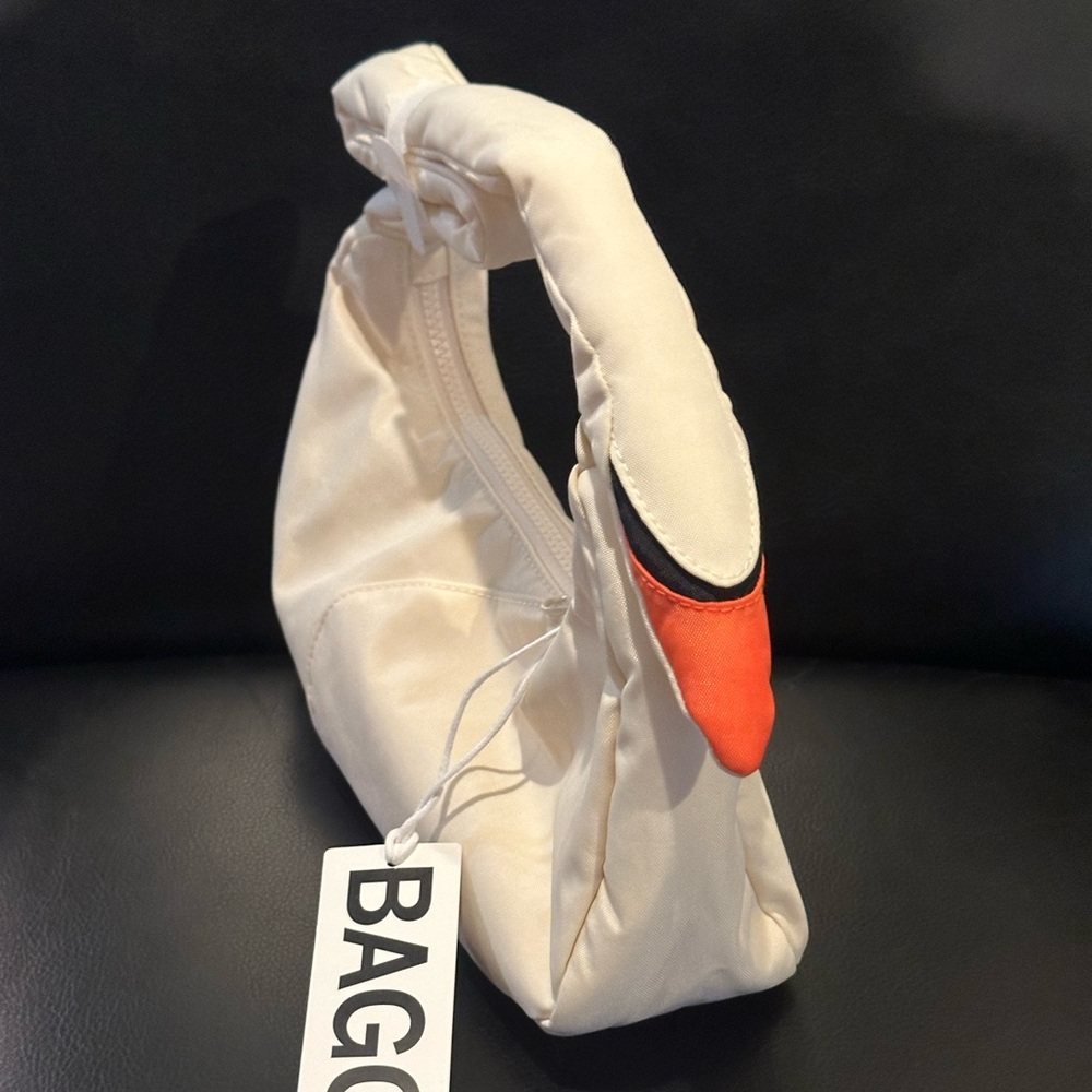 New! BAGGU swan bag in white / new with tags!